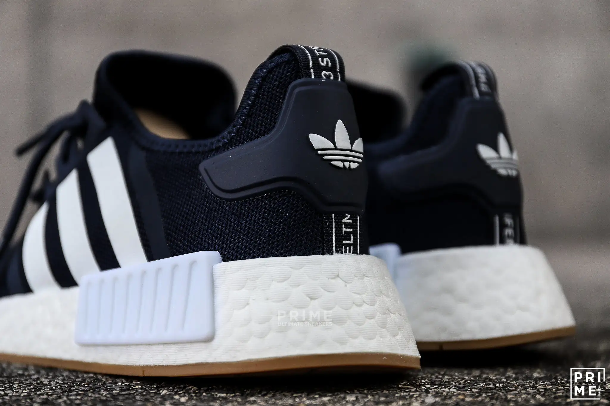 Adidas NMD   R1  Legend ink / White / Gum (GY6057)