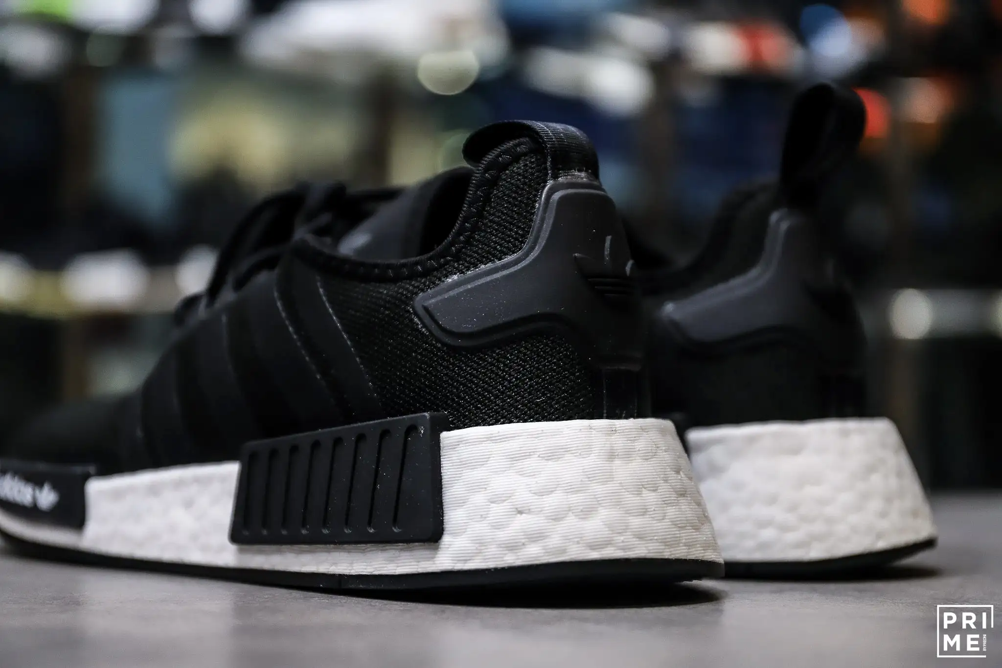 Adidas NMD R1  Refine core black / white gum (H02333)